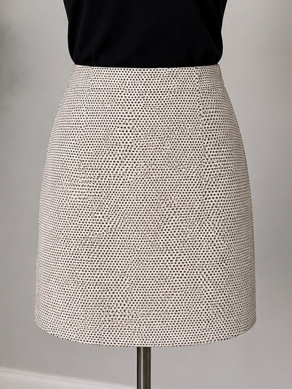 LOFT skirt Size 14 Textured Dot Jacquard Skirt Ivory Black Lined Career